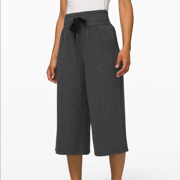 Lululemon Retreat Yourself Crop